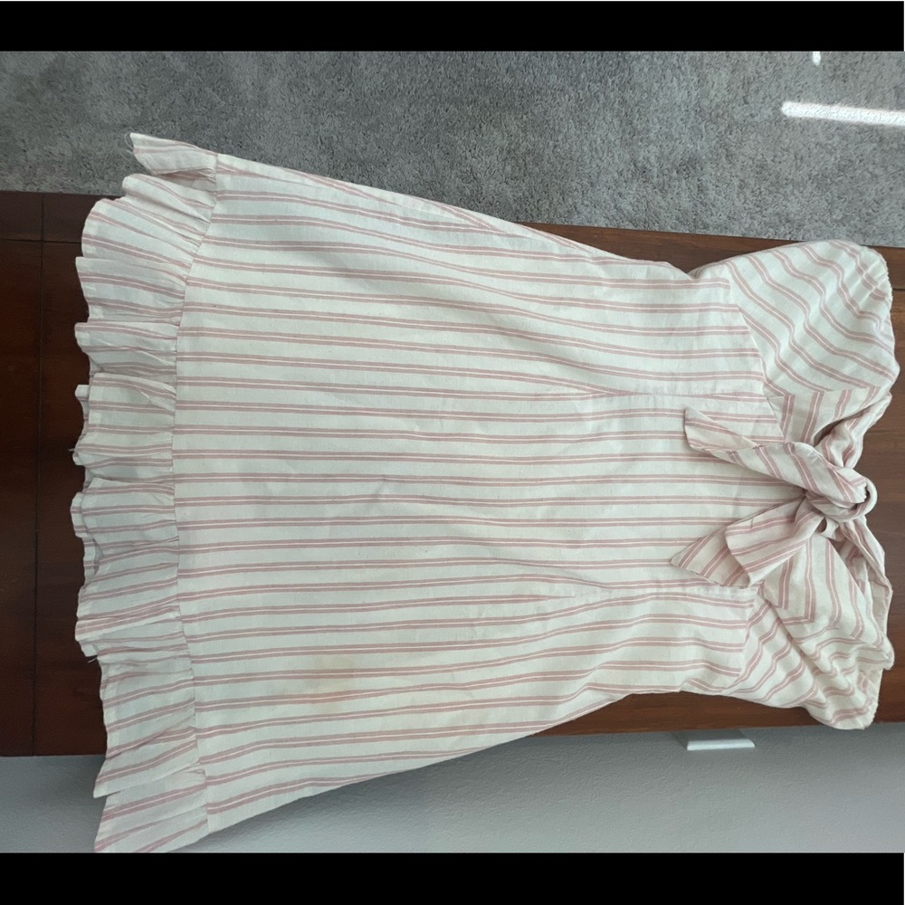 Light pink & white tube top dress. Size Medium. Small stain towards bottom.